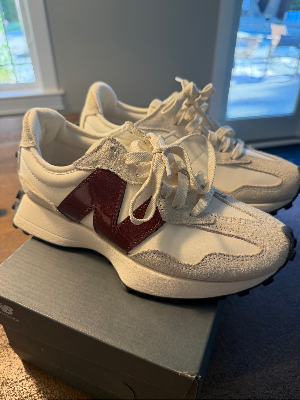 New Balance White/Burgundy 327
